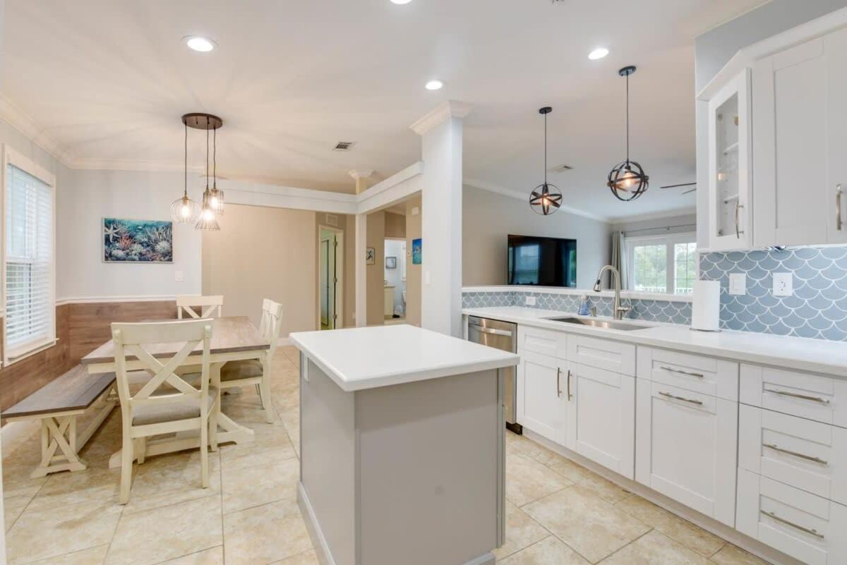 Loggerhead Lagoon - Modern Waterfront Home Pirates Cove Eksteriør bilde